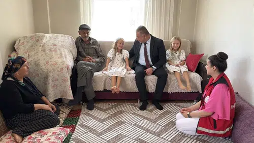 34 yıl sonra ikizlerine kavuşan Doğan ailesine anlamlı ziyaret