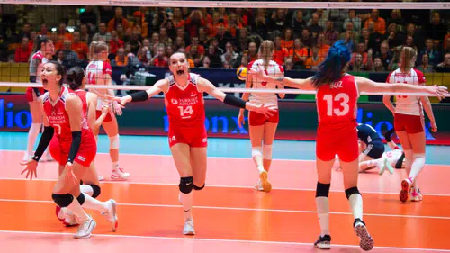 Avrupa kadın voleybolunun şampiyonu İstanbul’da belli olacak