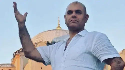 Şarkıcı Ajdar isyan etti! "Açım, makarna alacak param yok"