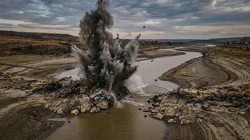 Tuna Nehri'nde kuraklık alarmı: Nükleer santral için kontrollü patlama yapıldı