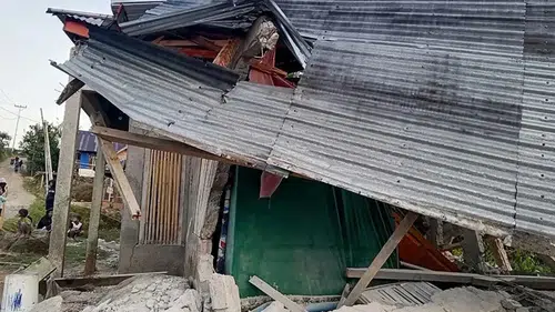 Endonezya’da 7.7’lik deprem: 51 hayatını kaybetti