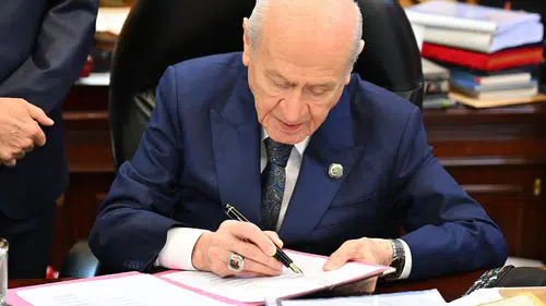 MHP lideri Bahçeli'nin imzaladığı teklife İzzet Ulvi Yönter imza atmadı