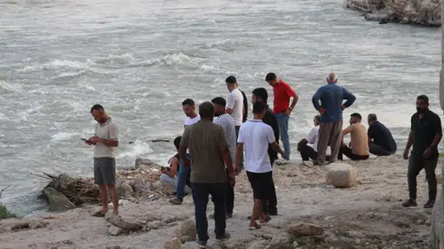 Ceyhan Nehri'ne giren 2 çocuk kayboldu: Arama çalışması başlattı