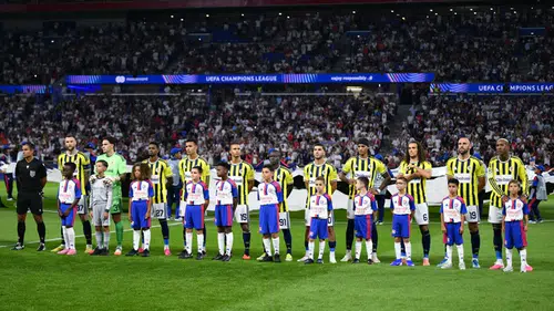 Fenerbahçe 18 yıllık hasreti bitirdi! Aziz Yıldırım’ın tribündeki hareketi gündem oldu