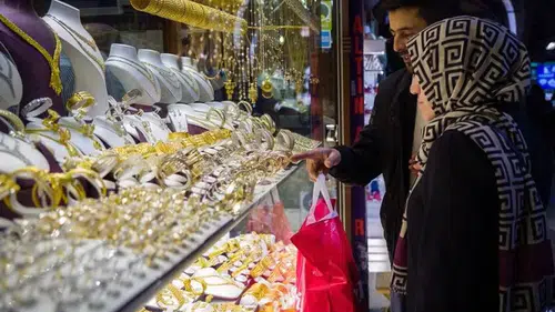 Kapalıçarşı'da külçe altın haftalık yüzde 1,61 gerilerken dolar yükseldi