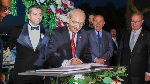 Kılıçdaroğlu, Nikah Şahidliği Yaparak Düğün Ateşini Yaktı!
