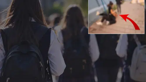 Fatih'te liseli kız öğrencilerin kavgası cep telefonu kamerasına yansıdı