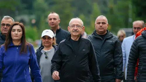 Kemal Kılıçdaroğlu Abant'ta sabah yürüyüşü yaptı