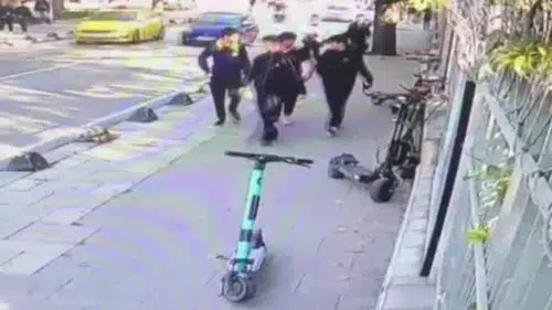 Üsküdar'da kontrolden çıkan otomobil 4 yayaya çarptı: Sürücü gözaltına alındı
