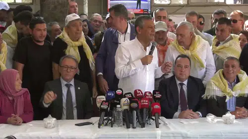 Manisa'da çiftçilerle buluşan Özgür Özel: "Faizleri sileceğiz, ana parayı 3 yıla böleceğiz"