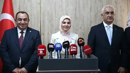 Bakan Göktaş'tan Muş'ta konuştu: "Teröre karşı en güçlü kalemiz ailedir"