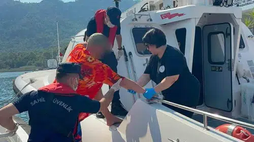 Kaş açıklarında teknesinde rahatsızlanan kişi tahliye edildi