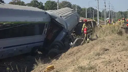Polonya’da tren kamyonla çarpıştı: 1 kişi hayatını kaybetti