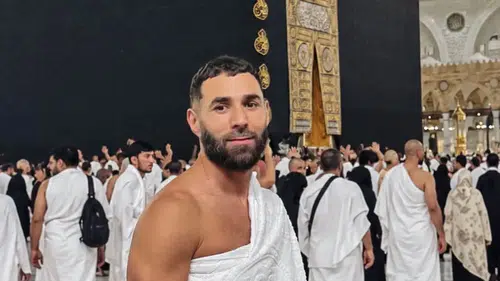 Benzema Kabe'den fotoğraf paylaştı: Mesajına beğeni yağdı