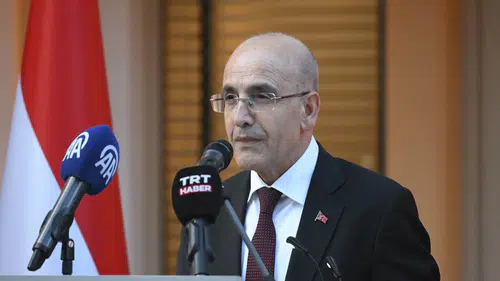 Bakan Şimşek'ten Hayat Pahalılığı Üzerine Açıklama: "Cumhurbaşkanımız Erdoğan'ın Talimatıyla Kararlılıkla İlerliyoruz"