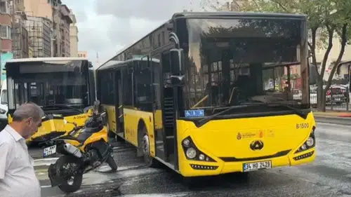 Şişhane’de iki İETT otobüsü çarpıştı: Yola yağ döküldü