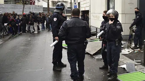 Fransa’da liseli eylemlerinde polis müdahalesi: 10 kişi yaralandı