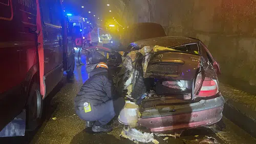 Bolu Dağı Tüneli’nde Tırın Çarptığı Araç Takla Attı: 4 Yaralı!