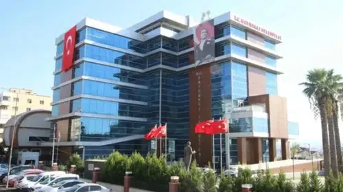 Bayraklı Belediyesi'ne son dakika operasyon: 45 şüpheli gözaltına alındı
