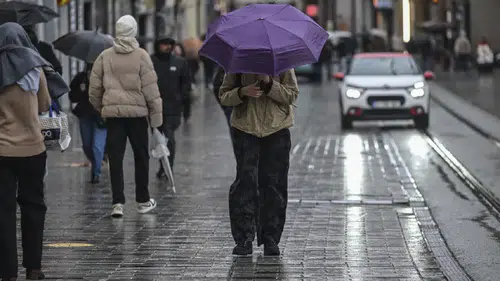 İstanbul'a yeniden kuvvetli sağanak geliyor! İşte yağışın başlayacağı saatler