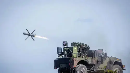 İsrail ve Yunanistan'tan ortak tatbikat: Hedef alınan fırkateyn batırıldı