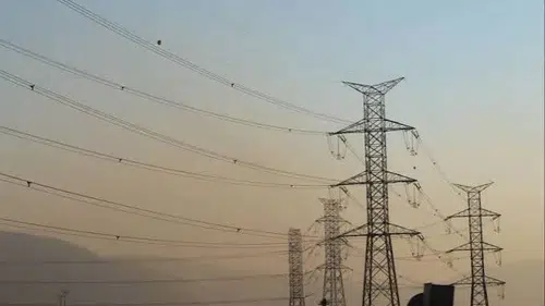 Diyarbakır'da altyapı çalışması sırasında enerji hattı hasar gördü: Elektrik kesildi