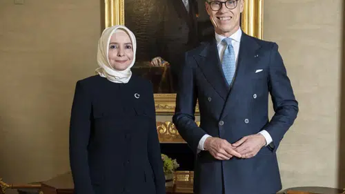 Fatma Betül Sayan Kaya’nın kız kardeşi Ayşe Hilal Sayan Koytak, Finlandiya’da göreve başladı