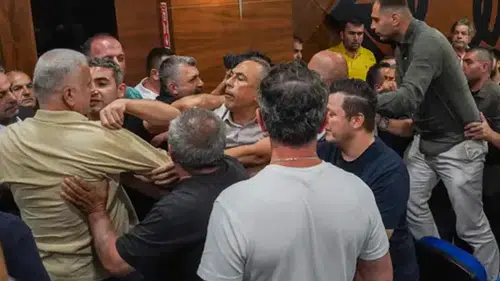 Cem Kotan CHP’den istifa etti Meclis karıştı