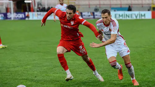 Ümraniyespor-Boluspor maçına yağış engeli