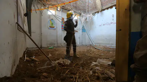 Pakistan'da okul çatısı çöktü: 33 kişi hayatını kaybetti
