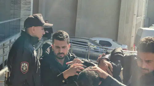 Zonguldak'ta eşini ve araya giren genci tabancayla yaralayan şüpheli yakalandı