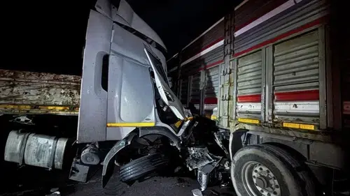 Elazığ'da 3 tır çarpıştı: 1 kişi hayatını kaybetti, 1 kişi yaralandı