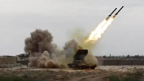 Suudi Arabistan'da 2 balistik füze imha edildi: 2 kişi yaralandı