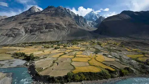 Afganistan ile Çin arasında 120 kilometrelik yeni kara yolu açıldı