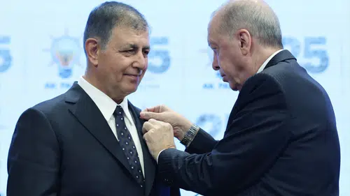 Cemil Tugay AK Parti'ye katılım sürecini başlatan görüşmeyi açıkladı