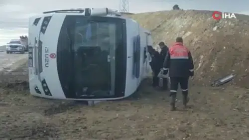 Sivas'ta cezaevi nakil aracı devrildi: 7 kişi yaralandı
