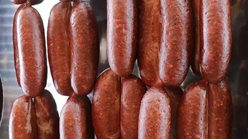 Bakanlık sucukta domuz eti tespit etti! 2,6 ton ürün imha edildi, işletme kapatıldı
