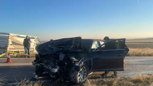 Afyonkarahisar'da Feci Trafik Kazası! İki Otomobil Çarpıştı: 4 Ölü, 4 Yaralı