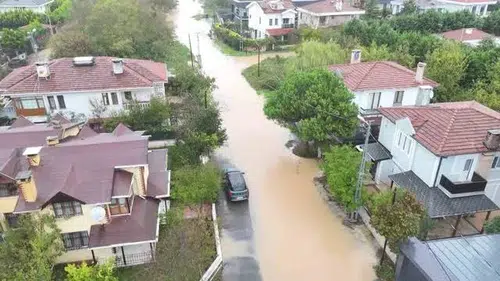 Şile'de sağanak yağış: Evleri ve tarım arazilerini su bastı
