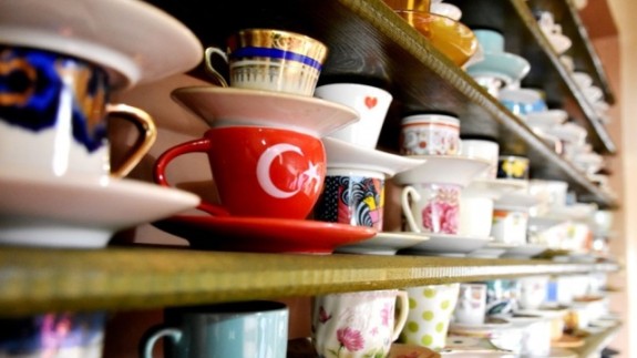 3 bin kahve fincanıyla koleksiyon