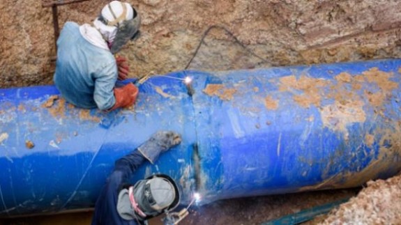 Kabloların yerini değiştiren elektrikçiler Ortaçağ'dan kalma gizli tünel keşfetti