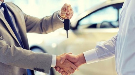 Otomobil satışlarında yeni dönem başladı! Hangi model araç kaç taksitle alınabilecek?