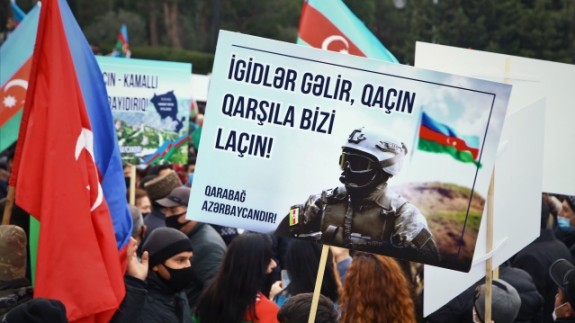 Azerbaycanlılar,  Laçın'ın işgalden kurtuluşunu kutluyor