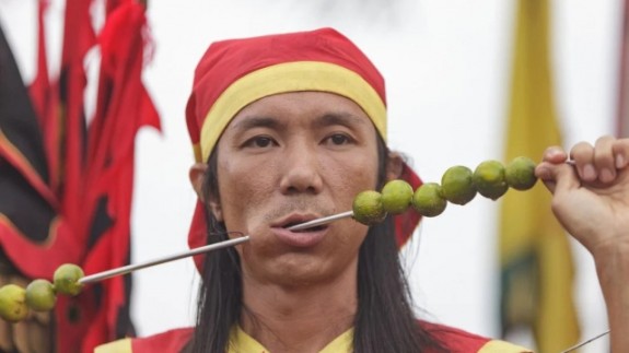 Dünyanın en korkunç festivali: Bakmak bile cesaret istiyor!