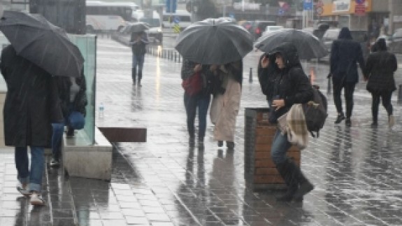 İstanbul’da yağmur sonrası gökyüzünde şaşırtan silüet! Herkes bu olayı konuşuyor
