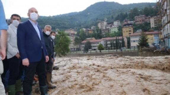 Süleyman Soylu,  Giresun'da sele kapılmaktan son anda kurtuldu!