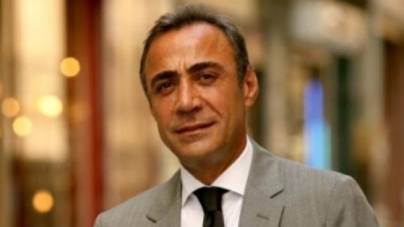 Canlı yayında olduğunu unutan milletvekili Berhan Şimşek yaptığı hareketle tepki topladı!