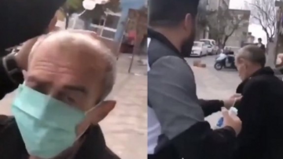 Bu kadarı terbiyesizlik: Yaşlı adama yaptıkları pes dedirtti!