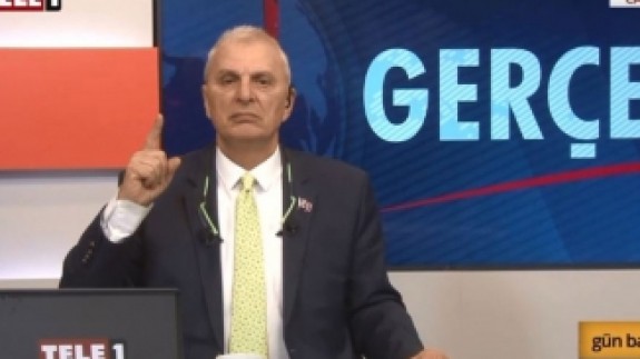 Can Ataklı'dan,  Eba Tv'de ders anlatan türbanlı öğretmen için skandal sözler!