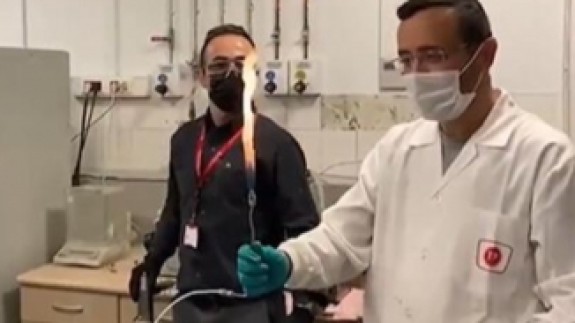 Keşfedilen doğalgazın enerjiye dönüştü anlar paylaşıldı